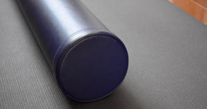 パソコン作業でガチガチの肩、首に！ストレッチポールで肩こり解消！