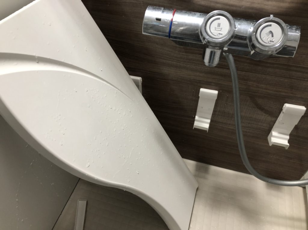 お風呂場のカウンタ 取り外し