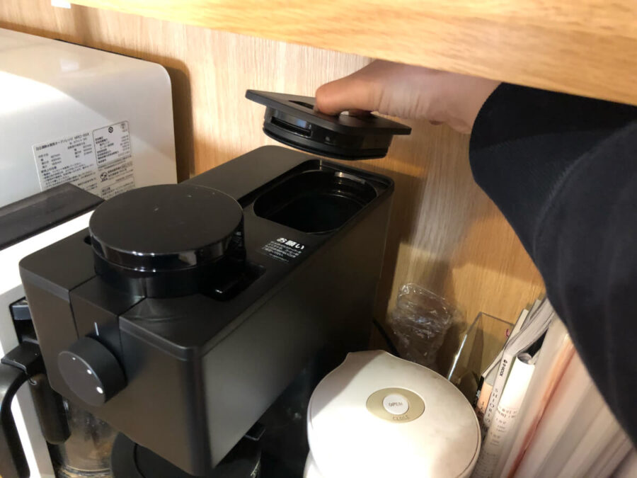 ツインバード全自動コーヒーメーカー:水タンクの位置
