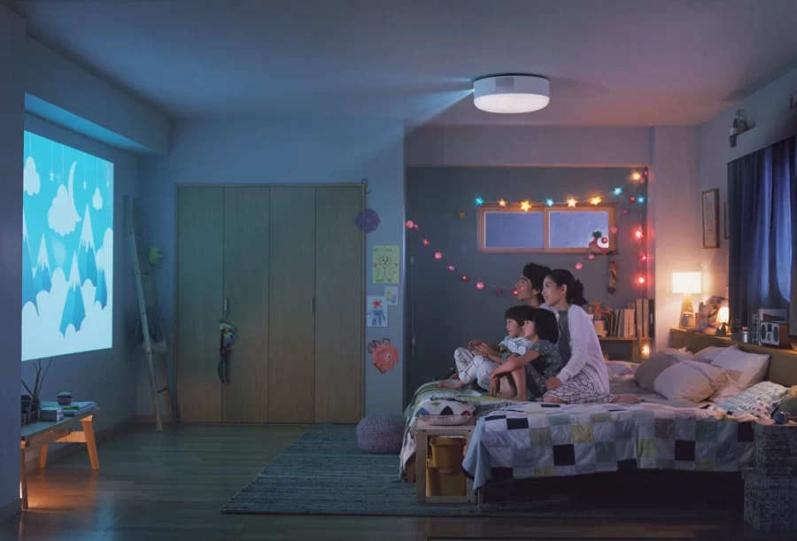 子供のテレビのイタズラ・転倒対策にプロジェクター付照明がおすすめ